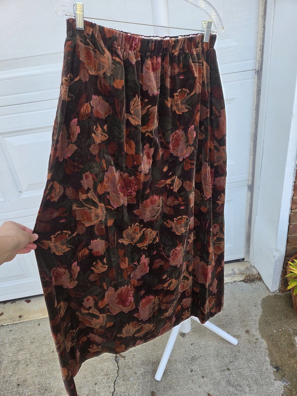Tumbleweeds Vintage Floral Velvet Maxi Skirt in Brown and Pink